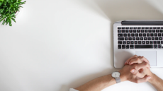 Voucher 200 ευρώ για laptop, tablet: Πώς θα κάνετε αίτηση ως δικαιούχοι - Πότε ξεκινούν 