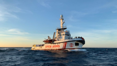Open Arms: Μετέφερε πάνω από 200 διασωθέντες στη Μεσόγειο στη Σικελία μετά την έγκριση της Ιταλίας - Δείτε βίντεο