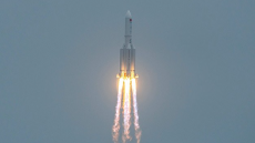 Εκτός ελέγχου κινεζικός πύραυλος 21 τόνων: Ανησυχία των ειδικών μην πέσει σε κατοικημένη περιοχή –Δείτε βιντεο