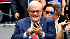 Αγωγή κατά Τζουλιάνι από τον δικηγόρο του – Του χρωστά 1,3 εκατ. δολάρια!