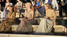 Επίδειξη Dior: Οι αριστοκρατικές εμφανίσεις των Μαριάννας Βαρδινογιάννη - Μαρέβας Μητσοτάκη-Γκραμπόφσκι