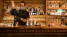 H Ιλένια Ουίλιαμς μιλά για την υπεύθυνη κατανάλωση αλκοόλ