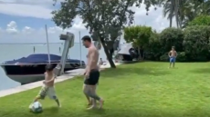 Βίντεο: Ο Μέσι παίζει μπάλα με τους γιους του κι ο 6χρονος Ματέο «βγάζει μάτια»