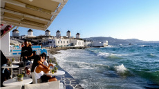 Μύκονος: Συνελήφθησαν επίκινδυνοι κακοποιοί - Σε βάρος τους εκκρεμούσε διεθνές ένταλμα σύλληψης