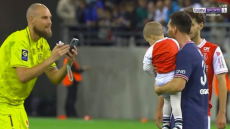 Ρεμς-Παρί: Ο τερματοφύλακας της Ρεμς έβγαλε φωτογραφία τον γιο του με τον Μέσι - Δείτε βίντεο