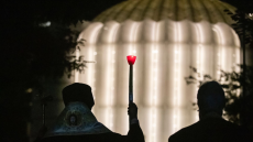 ΗΠΑ: Φωταγωγήθηκε ο Ναός του Αγίου Νικολάου 20 χρόνια μετά την επίθεση της 11ης Σεπτεμβρίου - Βίντεο και φωτογραφίες