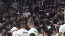 Οπαδοί της Παρτιζάν έπαιξαν ξύλο και αμαύρωσαν το «αντίο» στον Ίβκοβιτς - Βίντεο 