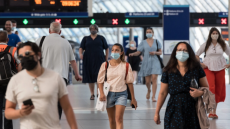 ΠΟΥ: Σε χαμηλό διμήνου τα κρούσματα σε όλο τον κόσμο