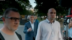 Pandora Papers: Δημοσιογράφος του BBC πιέζει τον Τσέχο πρωθυπουργό με ερωτήσεις και τρώει... σπρωξιά (Βίντεο)