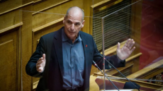 Έκλεψαν το φουσκωτό του Βαρουφάκη από την Αίγινα