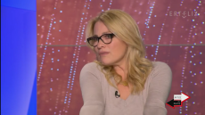 «Ο Πέτρος Φιλιππίδης μασούσε τσίχλα, το έκανε επίτηδες ενώ ήξερε πως με ενοχλεί», αποκάλυψε η Μαριάννα Τουμασάτου