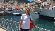 Τυφλή ηθοποιός στην Αργεντινή χορεύει και διδάσκει ελληνικούς χορούς «με τα μάτια της ψυχής»