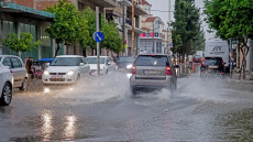 Καιρός: Καταιγίδες το μεσημέρι στην Αττική, συνεχίζονται οι βροχές σε όλη τη χώρα