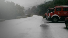 Καιρός: Η κακοκαιρία «Διομήδης» πλήττει την Κρήτη, εγκλωβισμένοι στην περιοχή του Αγίου Νικολάου, στην Κριτσά