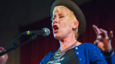 Hazel O'Connor: Στο νοσοκομείο με «αιμορραγία στον εγκέφαλο» η Βρετανίδα τραγουδίστρια της πανκ