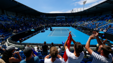 «Βόμβες» στο Australian Open: Εκτός συνέχειας Μουγκουρούθα και Κονταβέιτ