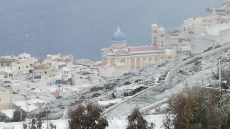 Κακοκαιρία Ελπίς: Έντονη χιονόπτωση στη Σύρο – Τα πρώτα προβλήματα