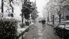 Καιρός - Κακοκαιρία Ελπίς: Τι είναι η χιονοκαταιγίδα, ένα σπάνιο φυσικό φαινόμενο που πλήττει τη χώρα 