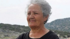 Κυρά Ρηνιώ: Η μοναδική κάτοικος της Κινάρου έγινε... τραγούδι - Δείτε βίντεο