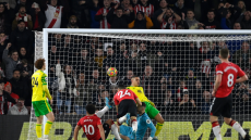 Σαουθάμπτον-Νόριτς 2-0: Οι «Άγιοι» έσπρωξαν ένα ακόμα βήμα προς τον... γκρεμό τα «Καναρίνια»- Δείτε τα γκολ