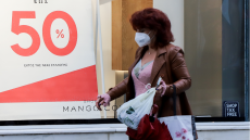 Χειμερινές εκπτώσεις: Συνεχίζονται οι προσφορές και μετά τη λήξη τους