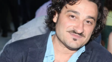 Βασίλης Χαραλαμπόπουλος: «Η μητέρα μου διασωληνώθηκε 16 ημέρες, παραλίγο να τη χάσω από κορωνοϊό»