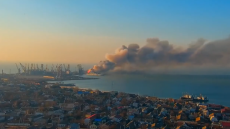 Πόλεμος στην Ουκρανία: Ρωσικό καταδρομικό φλέγεται έπειτα από ουκρανικό πυραυλικό πλήγμα