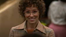 Η Τζέσικα Μπίελ αγνώριστη ως Κάντι Μοντγκόμερι στο τρέιλερ της σειράς «Candy»