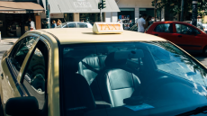 Επίδομα 200 ευρώ στα ταξί: Παρατάθηκε η προθεσμία αιτήσεων