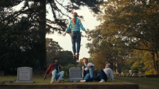 Stranger Things 4: Το τραγούδι που αναβιώνει στιγμές δόξας, χάρη στη σειρά, σχεδόν 40 χρόνια μετά την κυκλοφορία του