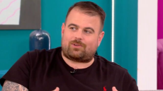 Νικόλας Ράπτης για το «2night Show»: «Ένιωσα πολύ άβολα, όταν ήρθε καλεσμένος στις "Μύγες" ο Θοδωρής Μαραντίνης»