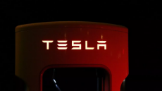 Ανάκληση 1,1 εκατ. οχημάτων από την Tesla