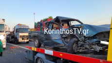 Κόρινθος: Αγροτικό καρφώθηκε σε σταθμευμένη νταλίκα μετά τα διόδια Καλαμακίου στον Ισθμό