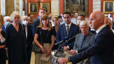 Παπανδρέου για Πετσάλνικο: Αντιμετώπισε με σθένος τις προσπάθειες ανατροπής της δημοκρατικής κυβέρνησής μας