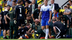 Γιαννούλης: Αποχώρησε με φορείο και μάσκα οξυγόνου