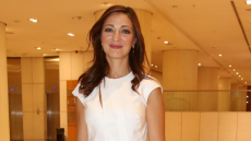 Κάνε ότι κοιμάσαι - Έμιλυ Κολιανδρή:  «Υποδύομαι μια μοιραία και σκοτεινή γυναίκα»