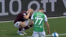 Οπαδοί της Χιμπέρνιαν πέταξαν τηγανητές πατάτες σε ποδοσφαιριστή της ομάδας τους - Δείτε βίντεο 