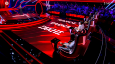 Voice: Η 17χρονη κόρη ιερέα, ο αστυνομικός και το... οικογενειακό κλίμα - Δείτε βίντεο