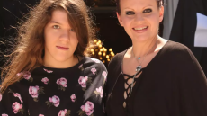 Στο εδώλιο γνωστή ηθοποιός και η κόρη της για «απείθεια και βία» εναντίον δύο αστυνομικών