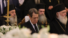 Ο Αρχιεπίσκοπος Κύπρου Χρυσόστομος Β' αναπαύεται στην κρύπτη που ετοίμασε ο ίδιος