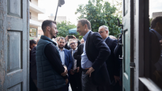 Με τον πρωταθλητή του Μαραθωνίου Δρόμου Κώστα Γκελαούζο συναντήθηκε ο Μητσοτάκης 