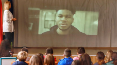 Μαθητές του Πειραιά θα γράψουν 2.500 παραμύθια για την ανακύκλωση