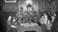 Το πρώτο δέντρο με λαμπάκια πριν από 140 χρόνια - Πώς ο Τόμας Έντισον «δημιούργησε» τα Χριστούγεννα