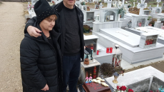 Ελένη Τοπαλούδη: Συγκλονίζουν οι γονείς της – Πήγαν τούρτα γενεθλίων στον τάφο της