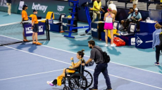 Miami Open: Σοκαριστικός τραυματισμός της Αντρεέσκου - Έβαλε τα κλάματα και αποχώρησε με αναπηρικό αμαξίδιο 