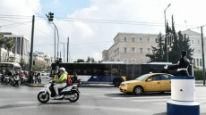 Απεργία 24 Ιουνίου στον επισιτισμό και τον τουρισμό: Ποιοι κλάδοι κατεβάζουν ρολά και πού θα γίνουν οι συγκεντρώσεις
