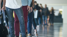 Πληρώνεται σήμερα το μπόνους 300 ευρώ σε επιπλέον 3.196 μακροχρόνια ανέργους