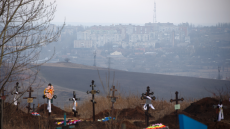 Πόλεμος στην Ουκρανία: Λευκός φώσφορος «καίει» το Μπαχμούτ, κατηγορούν τους Ρώσους (βίντεο)