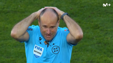 Ματέου Λαόθ: «Κρέμασε» τη σφυρίχτρα του συντετριμμένος και με δάκρυα στα μάτια - Δείτε βίντεο