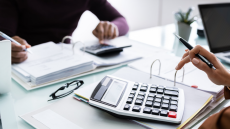 «ΕΡΓΑΝΗ»: Ανοίγει η πλατφόρμα για διορθώσεις σε IBAN και «Πρώτο Ένσημο»